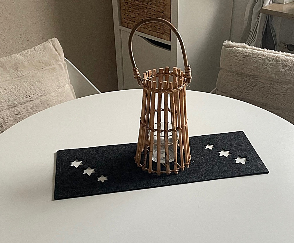 Tischläufer aus Filz – Weihnachtsdeko mit gelaserten Sternen in Wunschgröße & Farbe