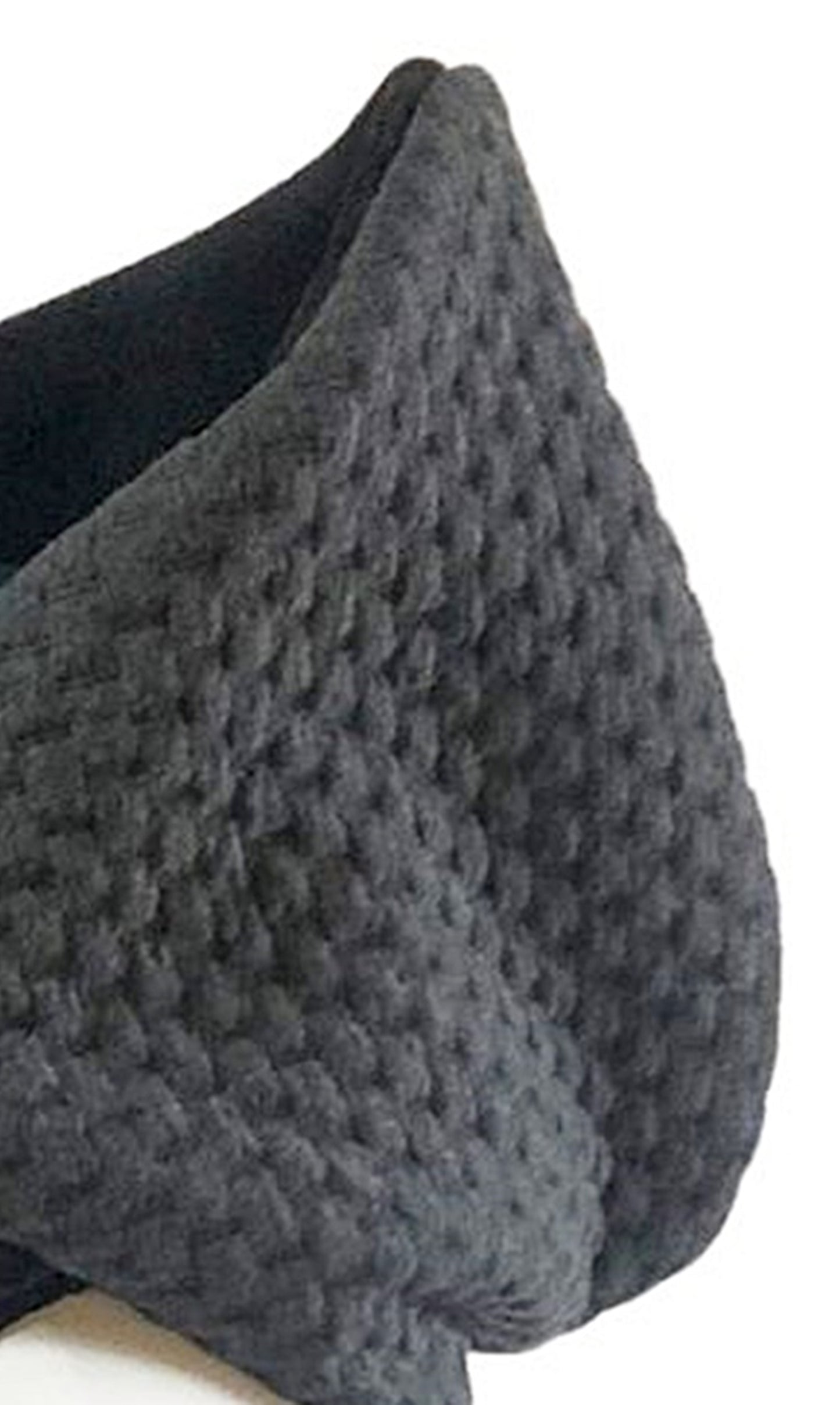 Kapuzenschal im Jacquard-Muster – warm, stilvoll und handgefertigt