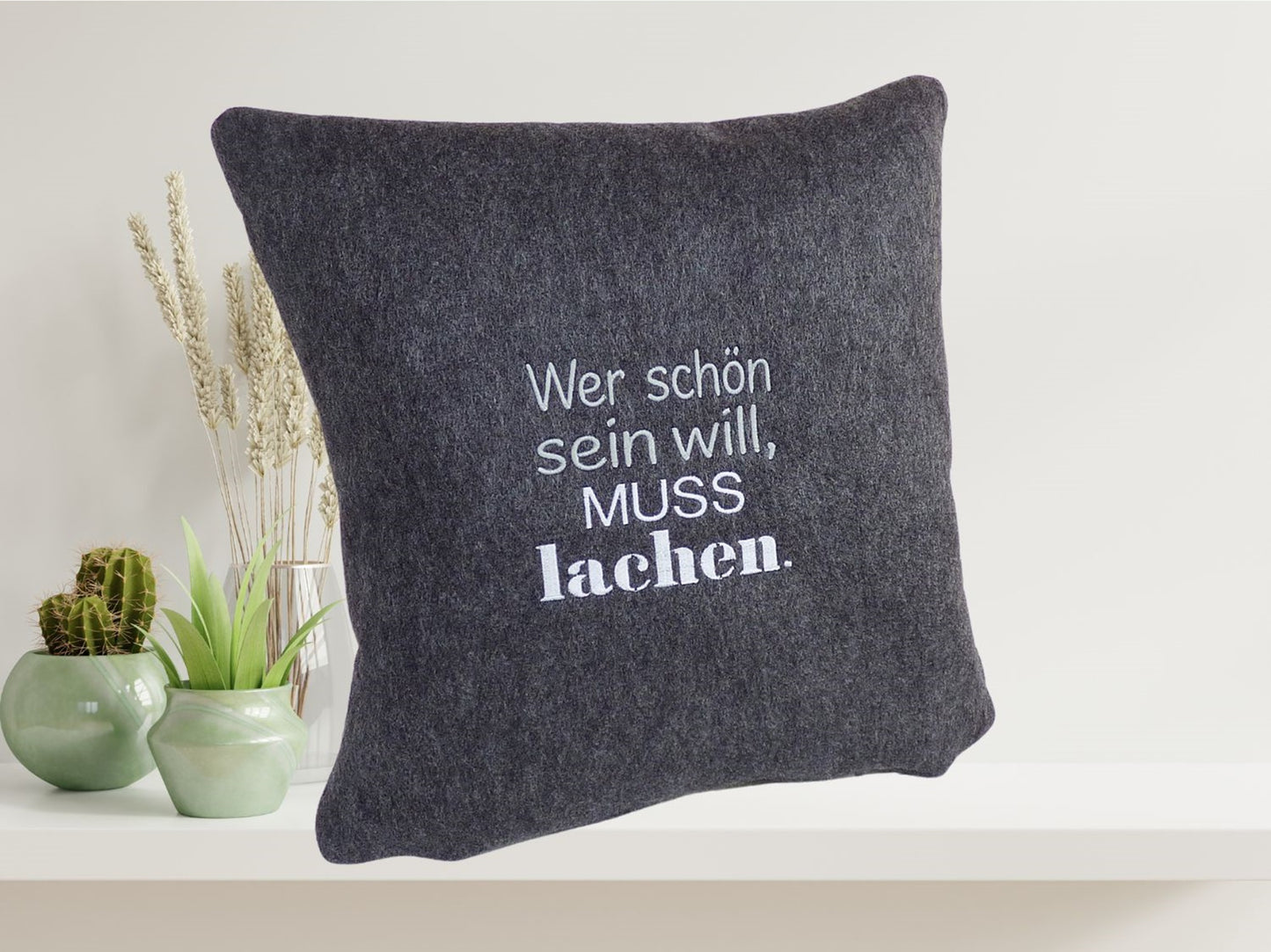 Kissen VIOLAN Filz 40 x 40 cm bestickt