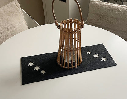 Tischläufer aus Filz – Weihnachtsdeko mit gelaserten Sternen in Wunschgröße & Farbe