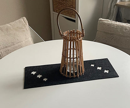 Tischläufer aus Filz – Weihnachtsdeko mit gelaserten Sternen in Wunschgröße & Farbe