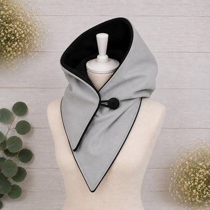 Handgefertigter Softshell Kapuzenschal mit weichem Fleecefutter, Knopfverschluss und individuell wählbarer Farbkombination