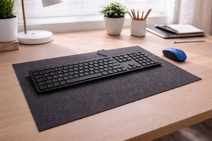 VIOLAN Filz Schreibtischunterlage mit Naht – nachhaltig & schützt deinen Arbeitsplatz