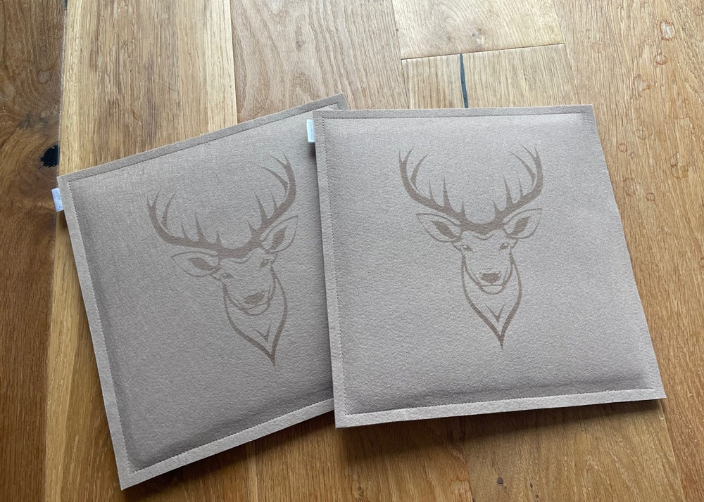 Sitzkissen aus Filz mit Lasergravur – Handgefertigt mit edlem Hirschmotiv