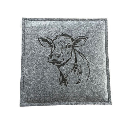 Sitzkissen aus Filz mit Lasergravur – Handgefertigt mit edlem Kuhmotiv