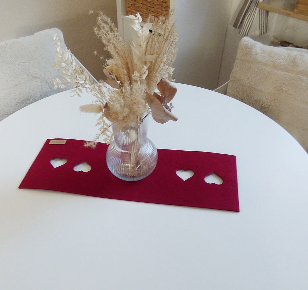 Tischläufer, Farbauswahl, Größenauswahl, gestanzt Herz