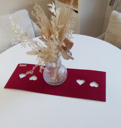Tischläufer, Farbauswahl, Größenauswahl, gestanzt Herz