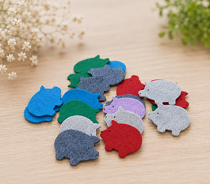 Bunte Filz-Streuteile mit verschiedenen Tiermotiven aus Polyesterfilz zum Basteln und Dekorieren, erhältlich in Einheiten zu je 10 gleichen Teilen.