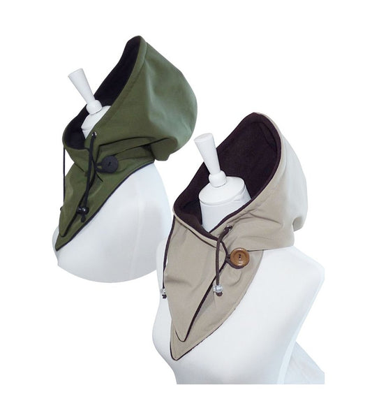 Handgefertigter Kapuzenschal aus Softshell mit weichem Fleecefutter in verschiedenen Farben.