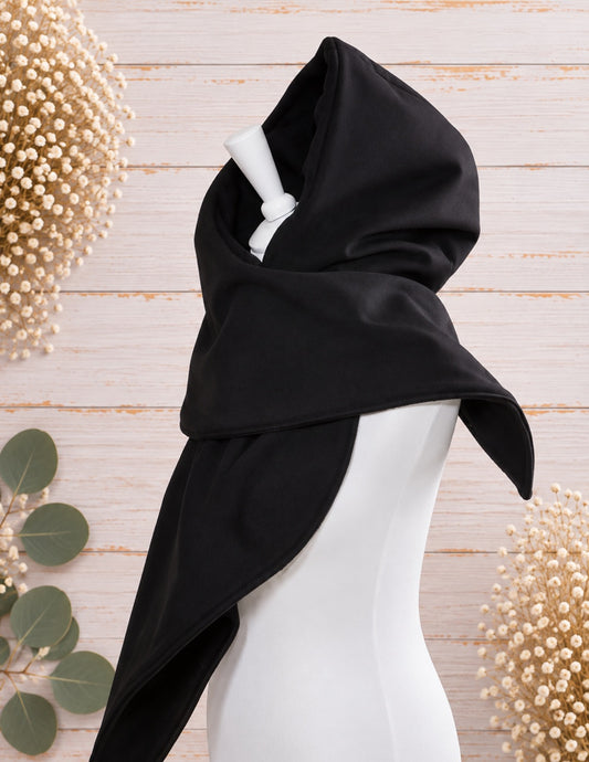Handgefertigter Softshell Kapuzenschal mit weichem Fleecefutter, langen Schalenden und individuell wählbarer Farbkombination