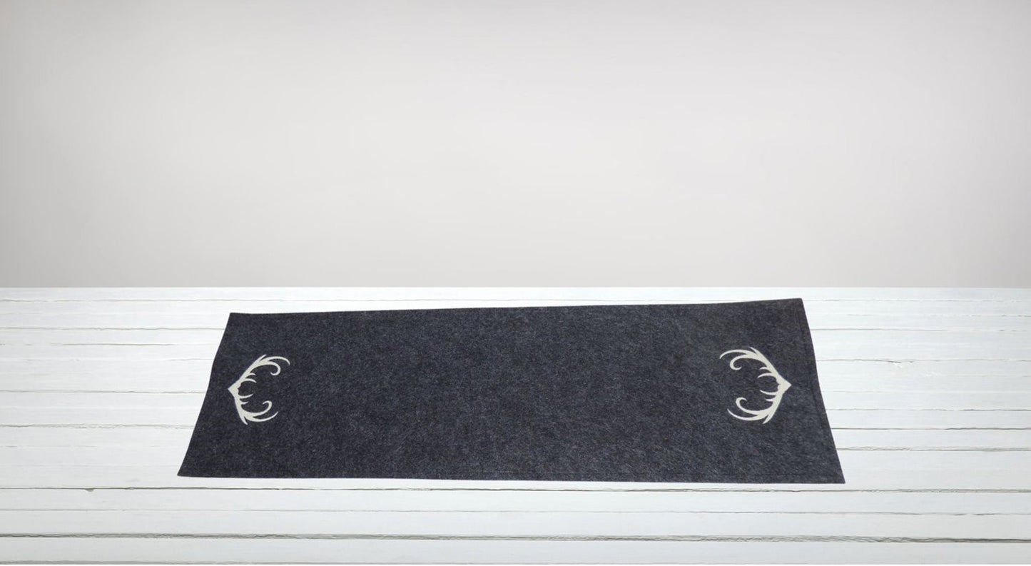 Tischläufer Filz, bestickt Hirschgeweih